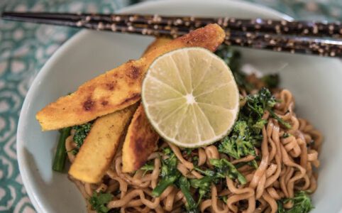 Nudlar med broccoli och quorn