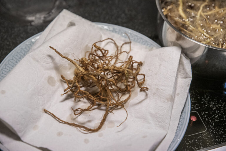 Friterade rotsellerirötter – krispigt och läckert snacks